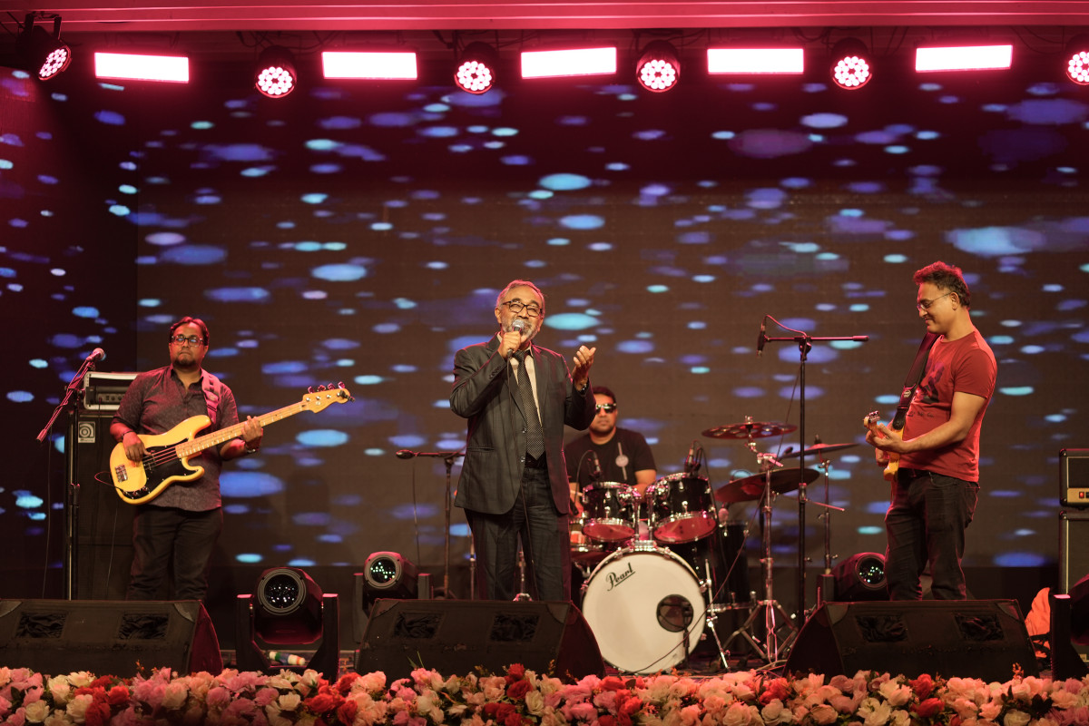 Cras vel neque nec mauris luctus convallis vel vitae ante